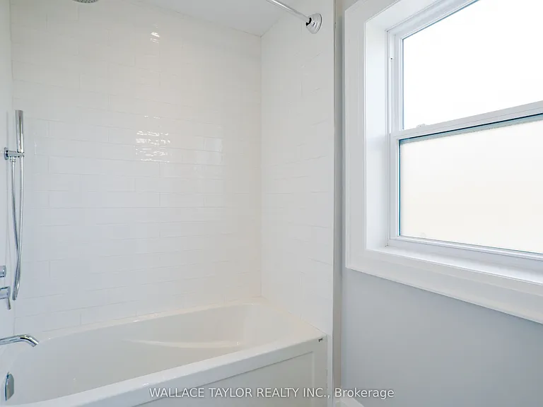 148 Carlaw Ave #UPPER — Photo 21