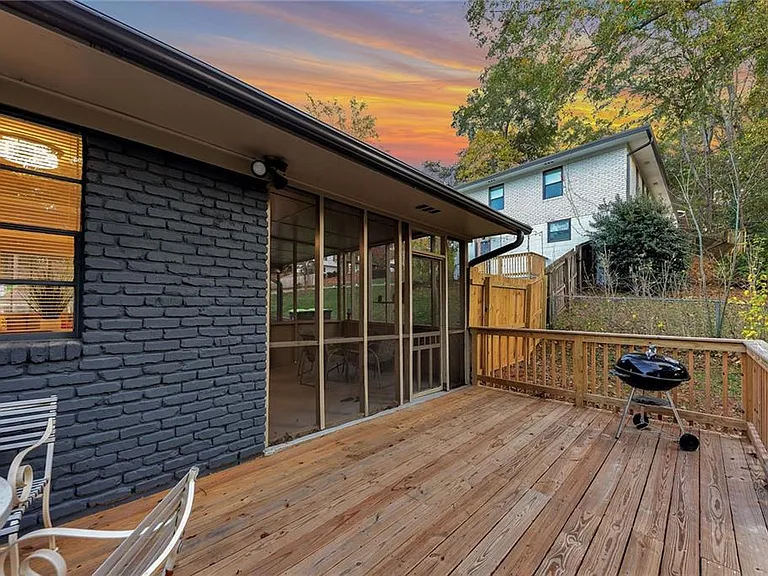 3390 Creek Valley Dr SE — Photo 3