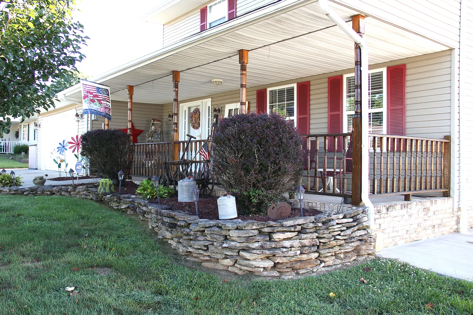 106 Amanda St photo 1