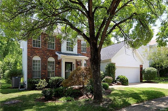 1st image of 318 Oak Park Village Dr
