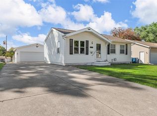 12121 Belaire Pl, Maryland Heights, MO 63043