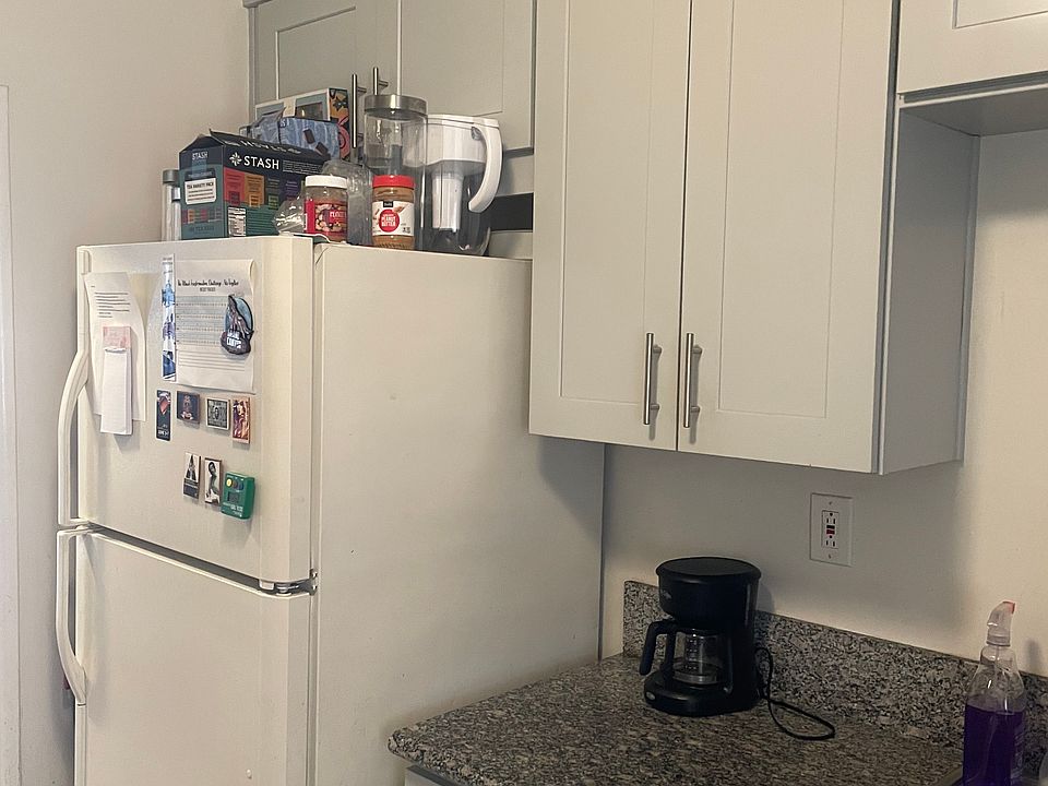 1st image of 11852 Chandler Blvd APT 4