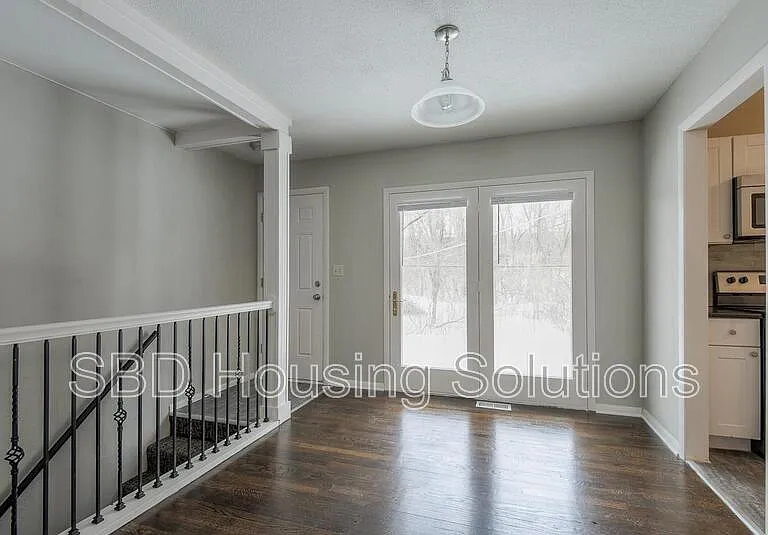 6103 E 120th Ter — Photo 5