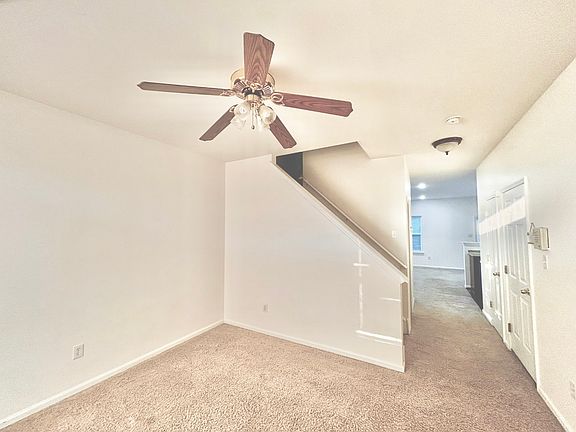 4th image of 1077 Tudor Dr