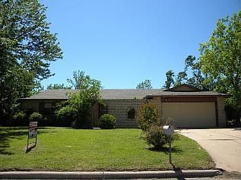 1st image of 14 NW Compass Dr