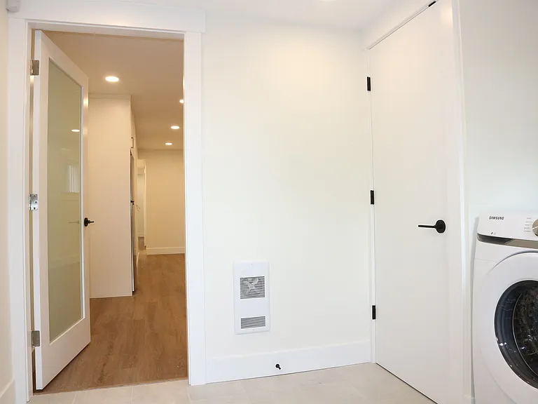 688 Cassiar St — Photo 3