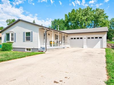 960 27th St, Spirit Lake, IA, 51360
