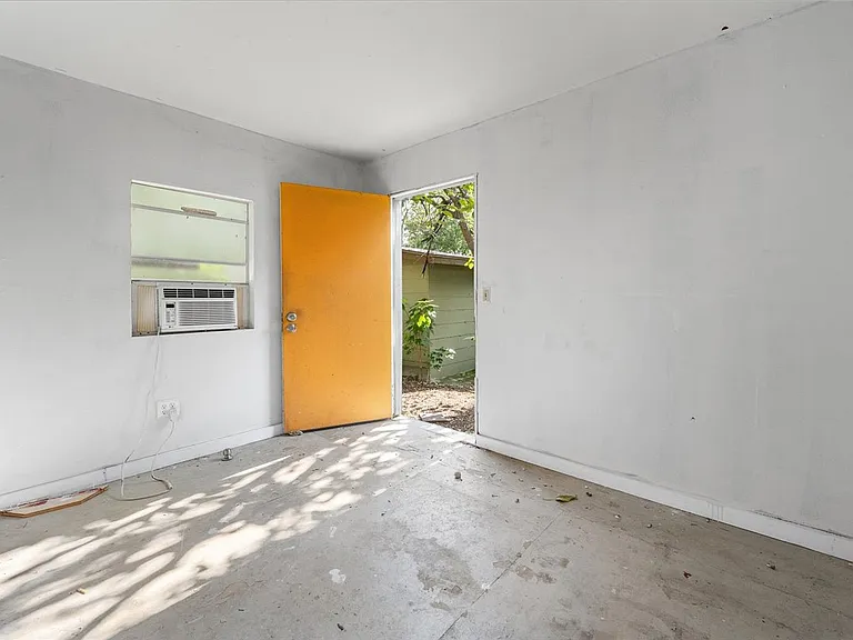 1409 Clifford Ave — Photo 22
