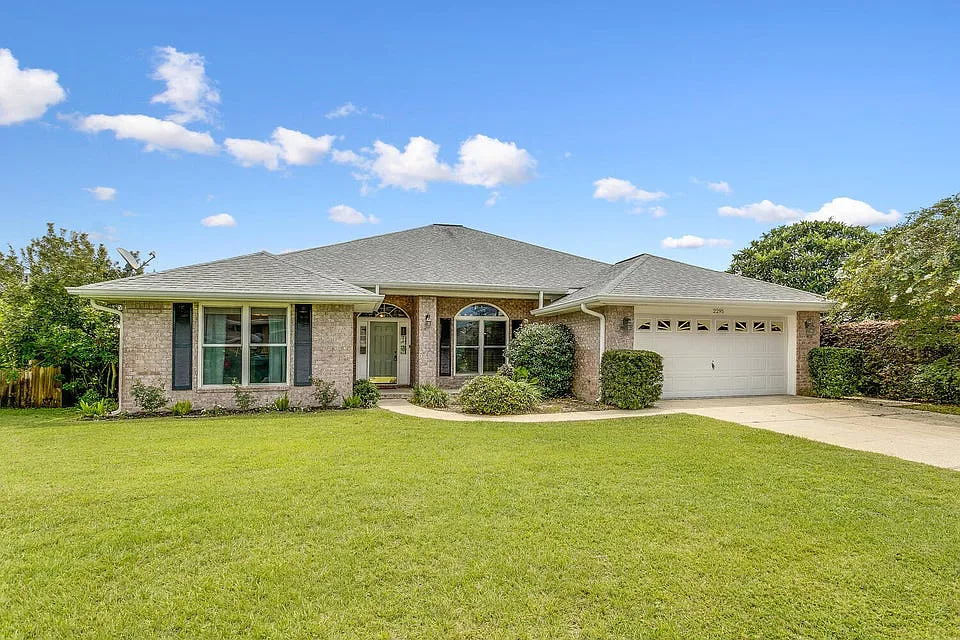 2295 Heritage Cir