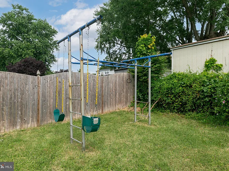 116 Eaton Pl — Photo 20