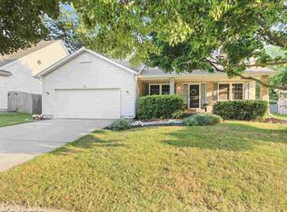 3111 Providence Dr, Bloomington, IL 61704