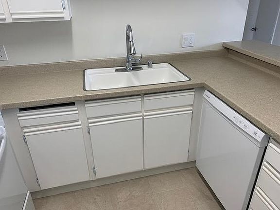 3rd image of 2449 S Barrington Ave #310