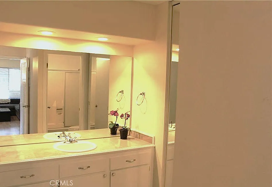 1 bed, 633 sqft, $2,400 — Photo 3