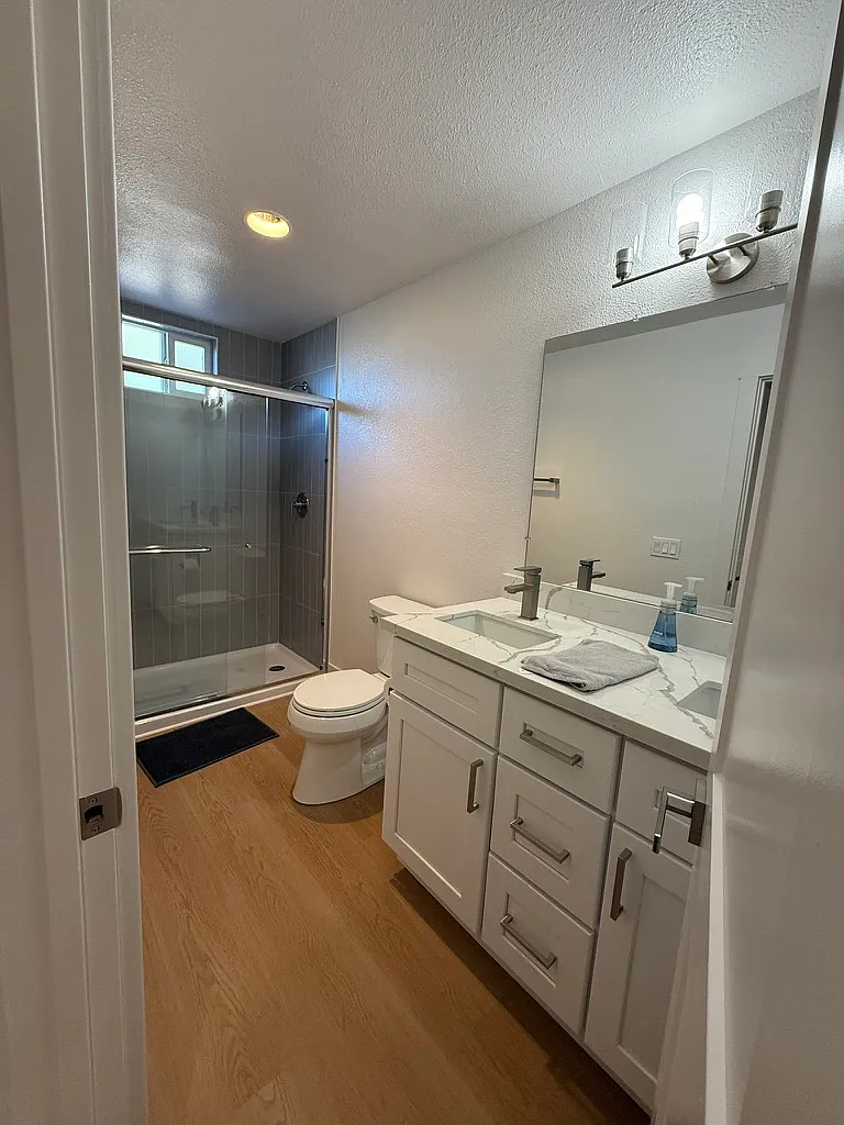 3 bed, $5,000 — Photo 4