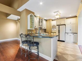 1504 S 7th Ave, Saint Charles, IL 60174