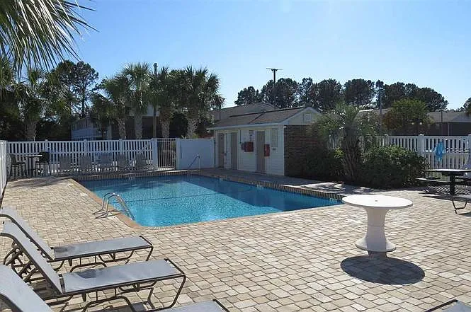 4150 Horseshoe Rd N — Photo 3