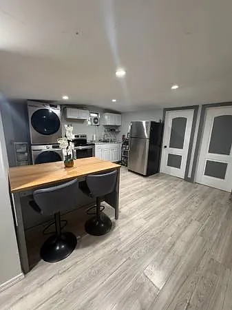 3 bed, $1,000 — Photo 2