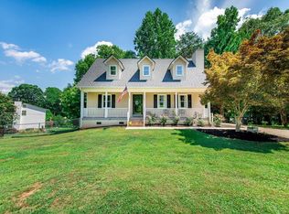 527 Hillandale Rd, Liberty, SC 29657