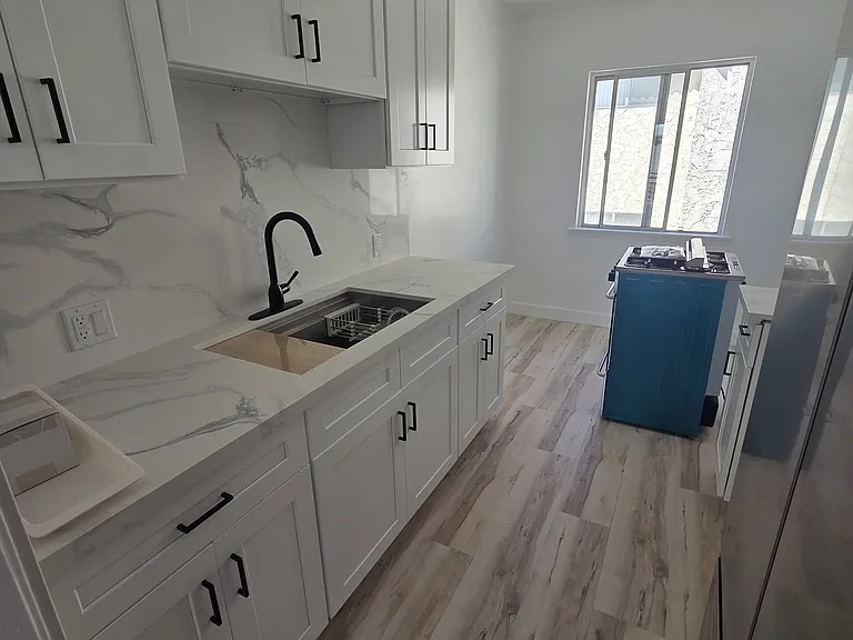 1811 Ocean Park Blvd #E — Photo 4