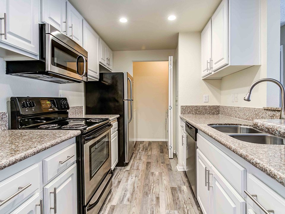 Mirada at La Jolla Colony Apartment Rentals with Virtual tours San