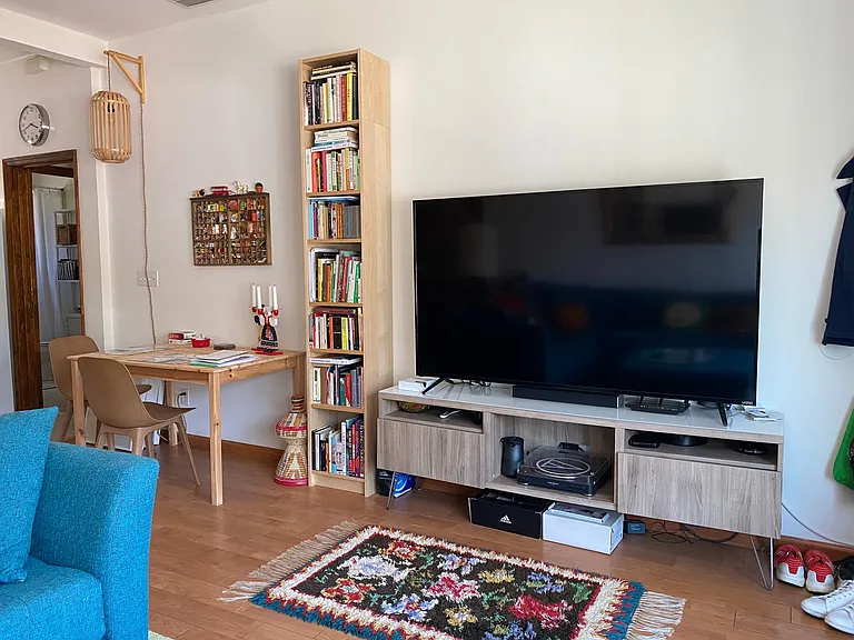 549 N Martel Ave — Photo 37