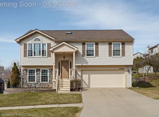 15044 Burrows Dr, Holly, MI