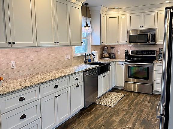 3rd image of 6 Shade St