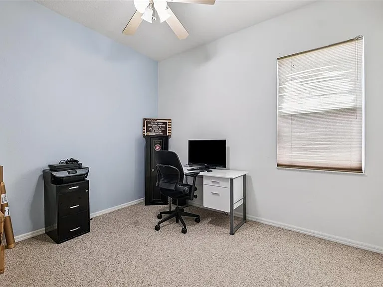 13049 Thoroughbred Dr — Photo 27