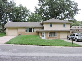 1206 Midyett Rd, Saint Joseph, MO 64506