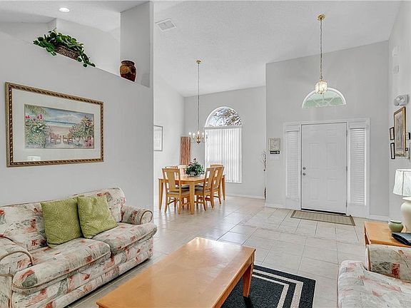 3rd image of 2809 Sand Pine St
