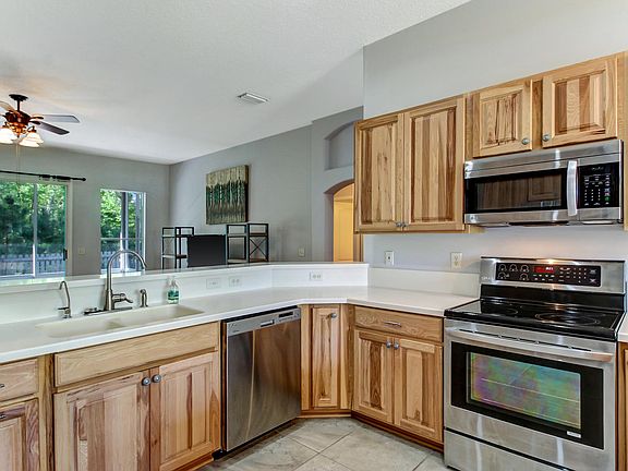 2nd image of 94032 Willow Oak Ln