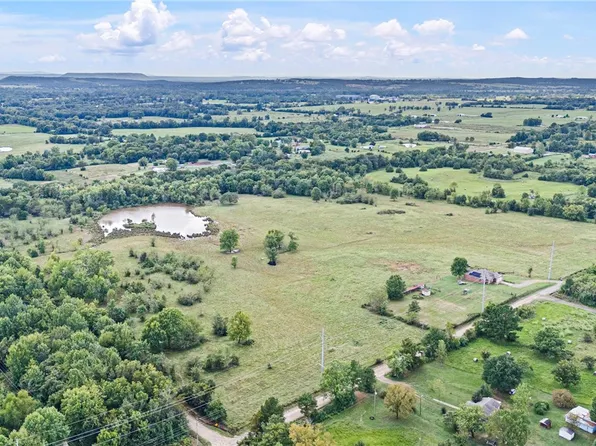 1015 E Church St, Altus, AR 72821