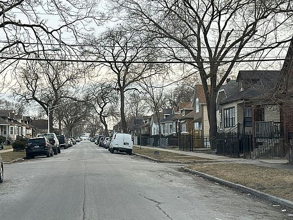 4th image of 7123 S Honore St