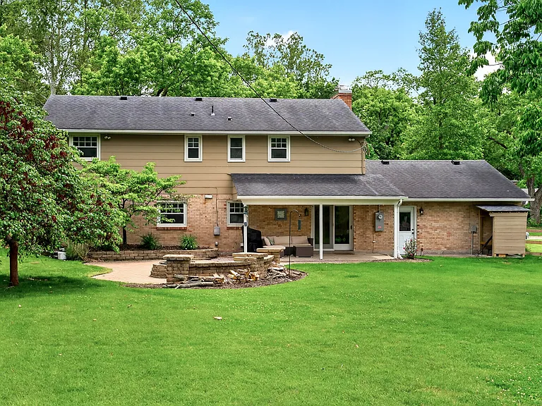 101 Davis Rd — Photo 46