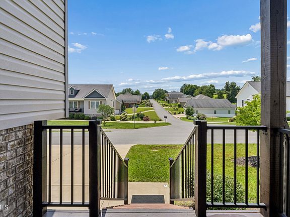 4th image of 1350 Lemongrass Dr