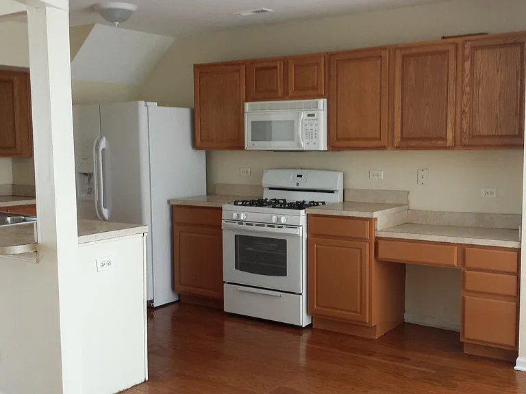 902 Symphony Dr — Photo 5