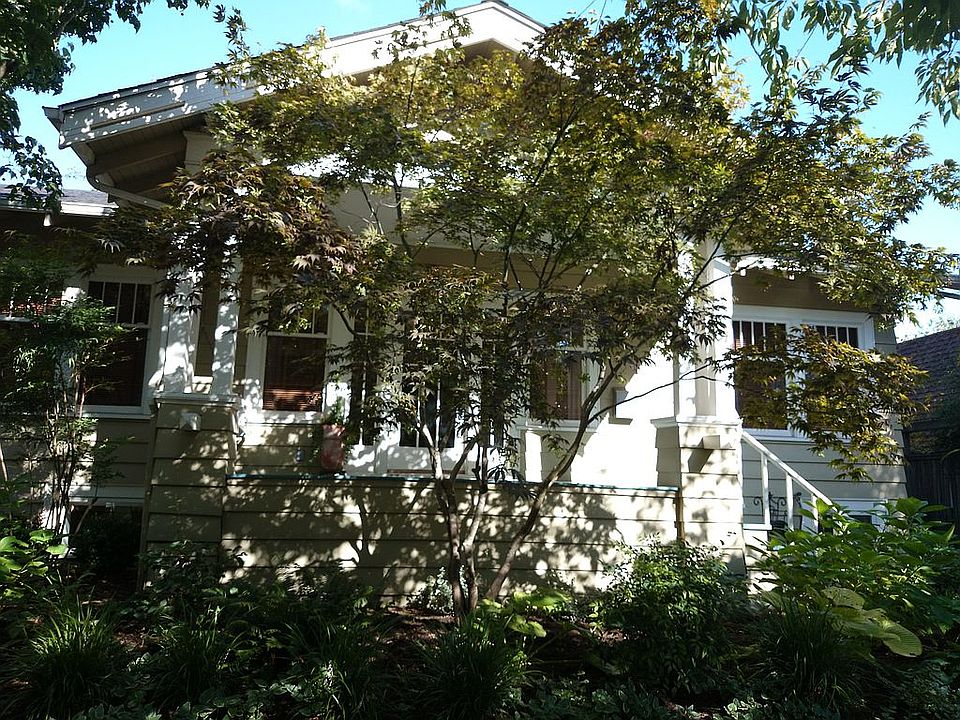 2nd image of 6012 34th Ave NE