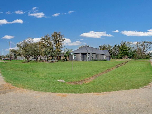 3rd image of 211 19th St