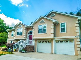 843 Rocky Step Rd, Scott Depot, WV 25560