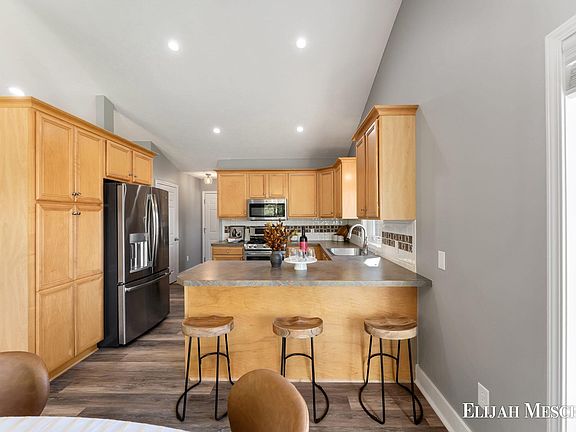 5th image of 2026 Orchard Ridge Dr NW