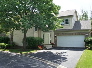 74 Manchester Dr, Buffalo Grove, IL 60089