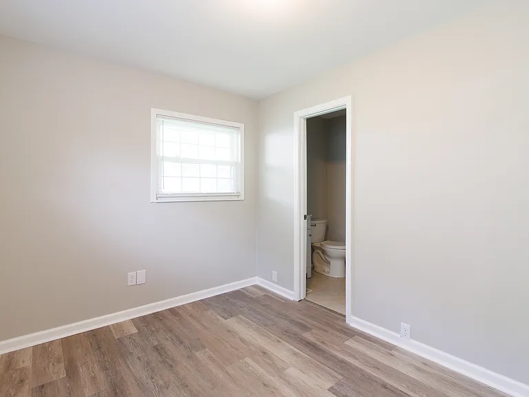 1445 Rolling Ridge Dr — Photo 8