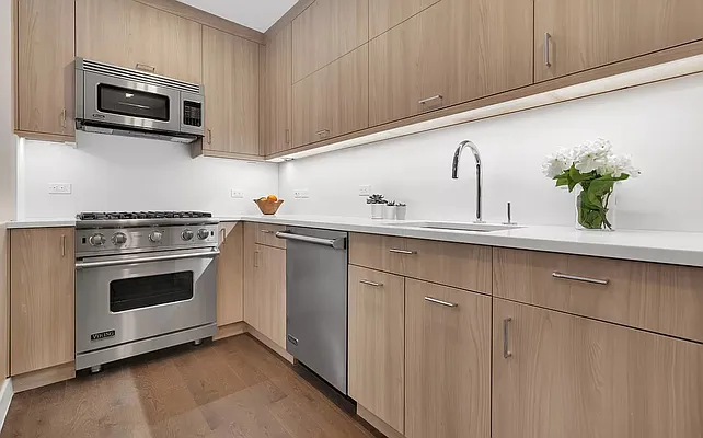 Rented by Applied Property Management | media 8