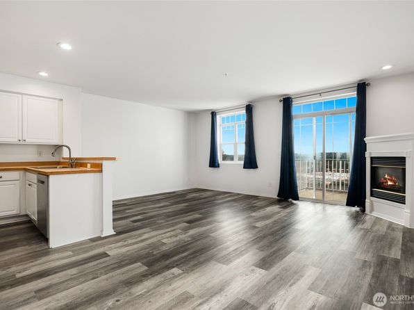 3990 129 Place SE #302, Bellevue, WA 98006