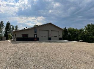 327 Dacey Ave, Pierre, SD 57501