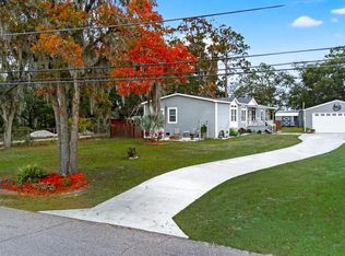 11783 Water Bluff Dr E, Jacksonville, FL 32218