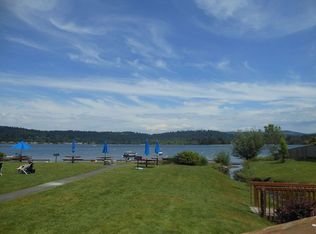 19220 SE 46th Pl, Issaquah, WA 98027
