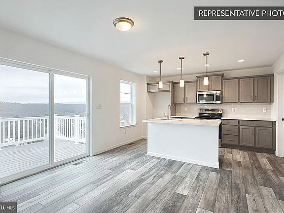 3rd image of 313 E Locust St Lot 3