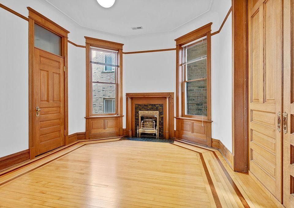 1st image of 514 W Fullerton Pkwy #1