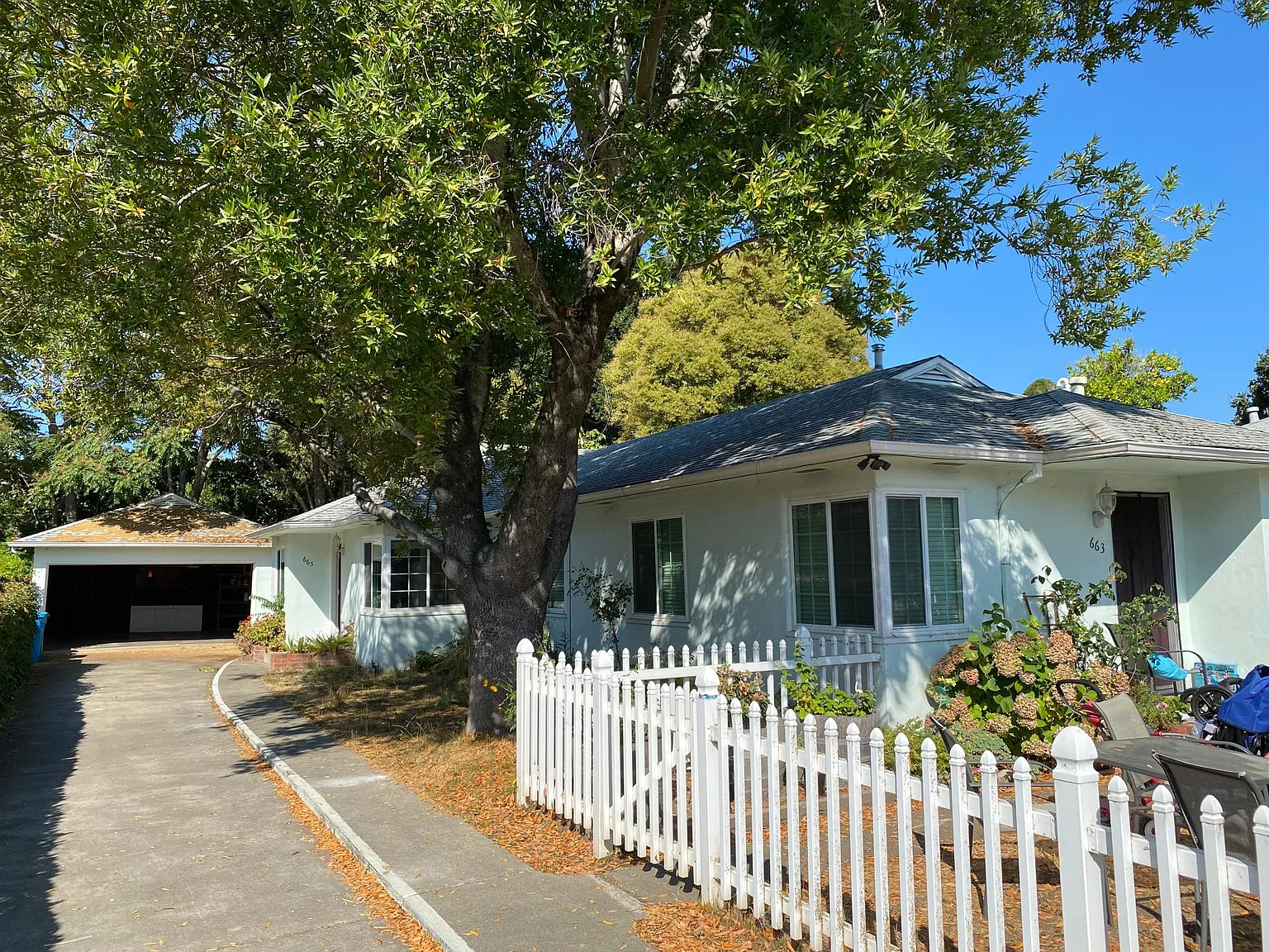 2 bed, 950 sqft, $2,550 — Photo 1